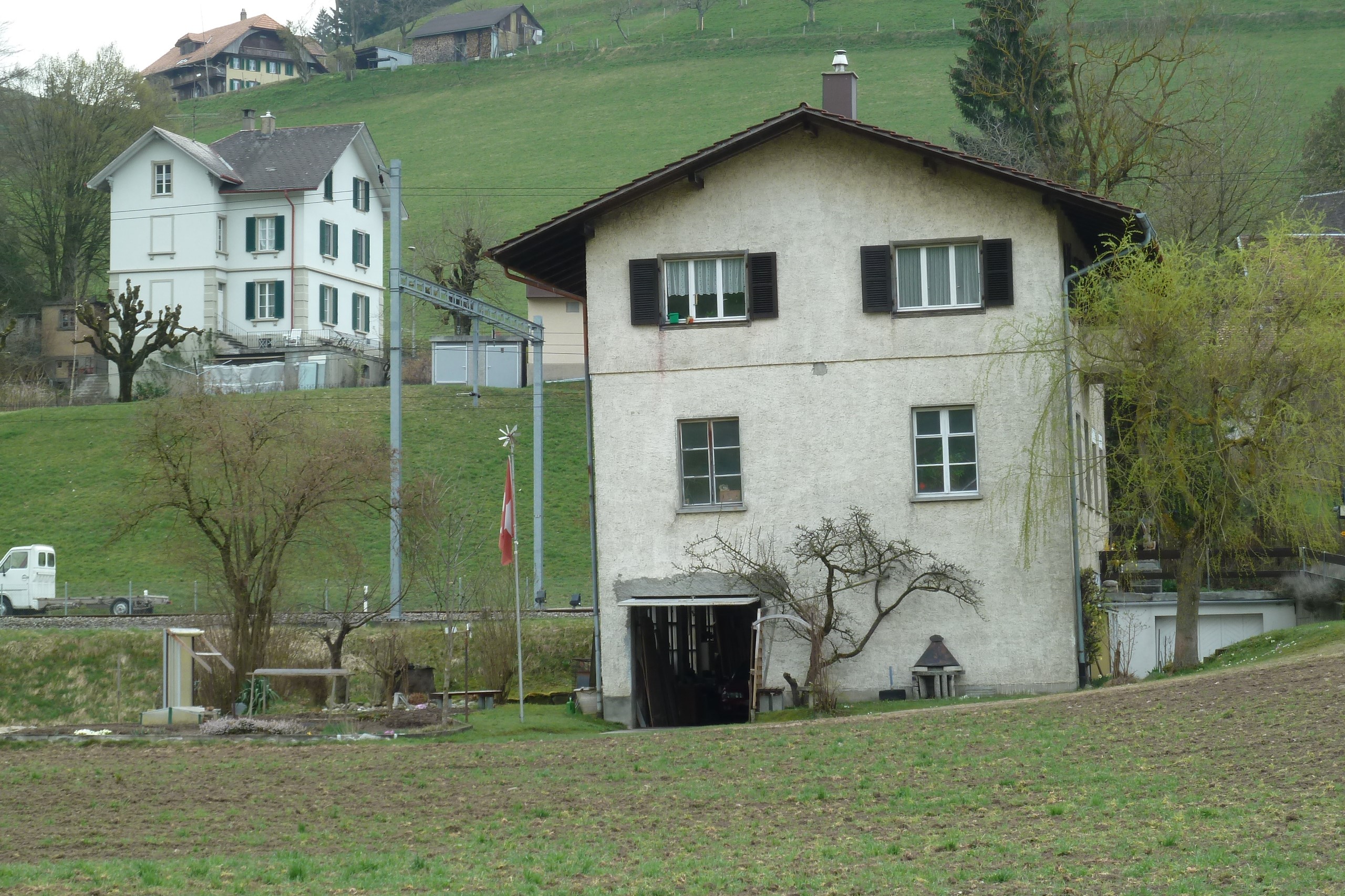 04.04.2014: Biglebach, Biglen BE, Das schräge Haus von Walkringen, erbaut 1951 durch die
Familie Reist (s. Bericht Biglebach)