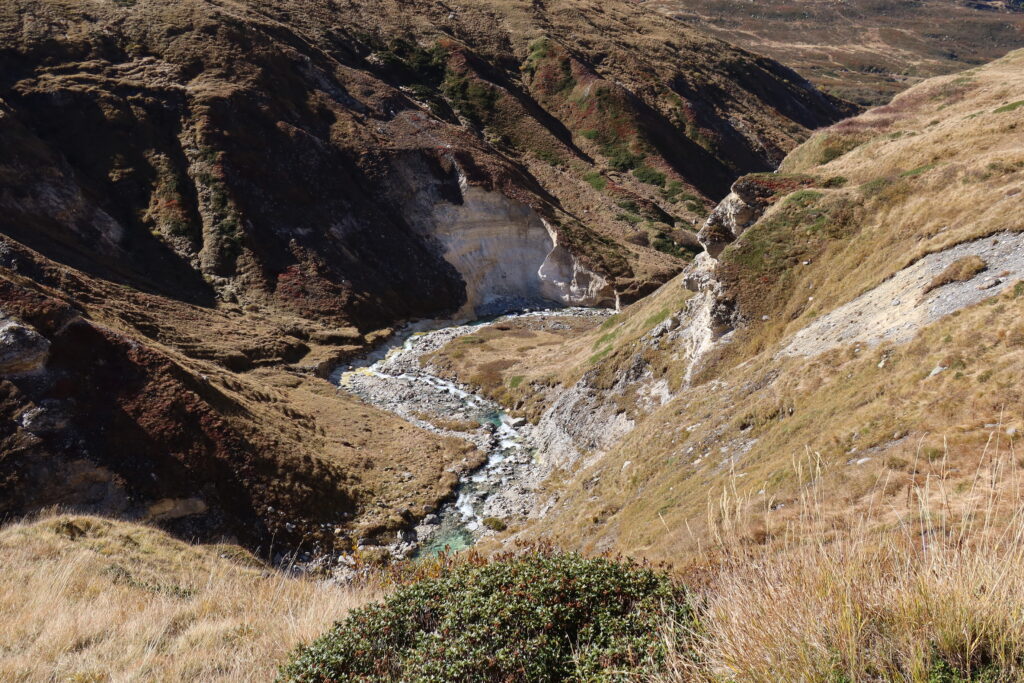 09.10.2025: Die Murinascia Grande TI, durchquert einen prächtigen, bis etwa 50 Meter tiefen Canyon