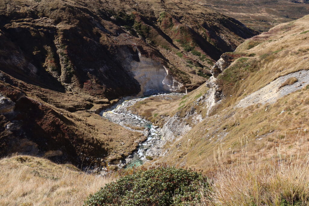 09.10.2025: Die Murinasca Grande TI durchquert einen prächtigen, bis 50 Meter tiefen Canyon
